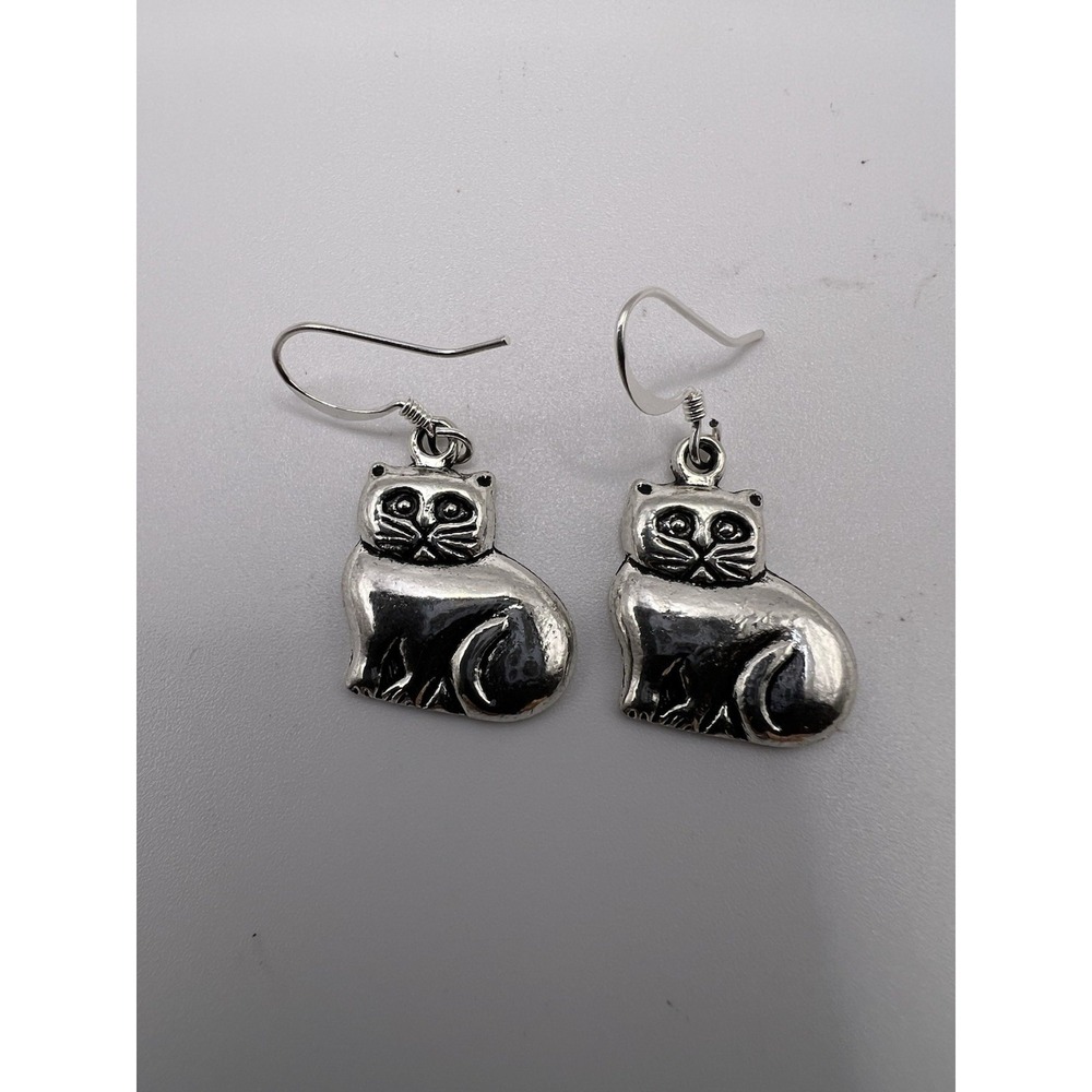 Vintage Silver Tone Fat Cat Sitting Posing Hook Dangle Earrings
